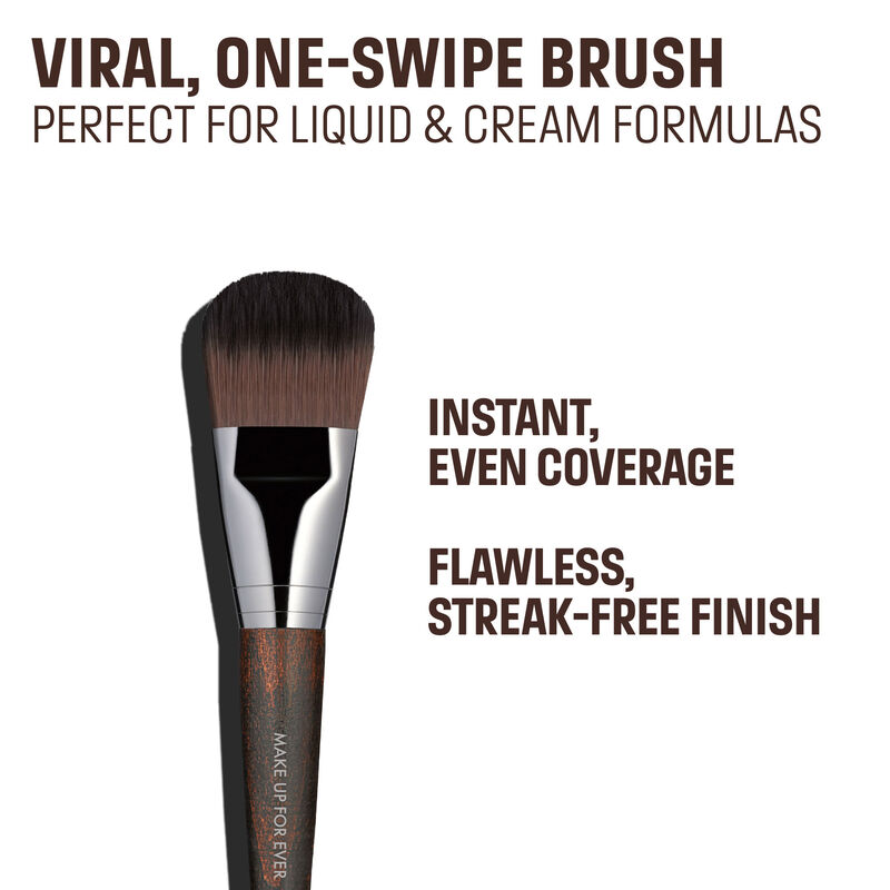 FOUNDATION BRUSH - LARGE - 108 - Flat, wide foundation brush