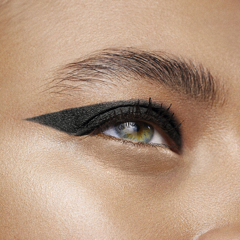 AQUA RESIST SMOKY SHADOW - Multi-use color stick: waterproof formula for eyes, lips, cheeks