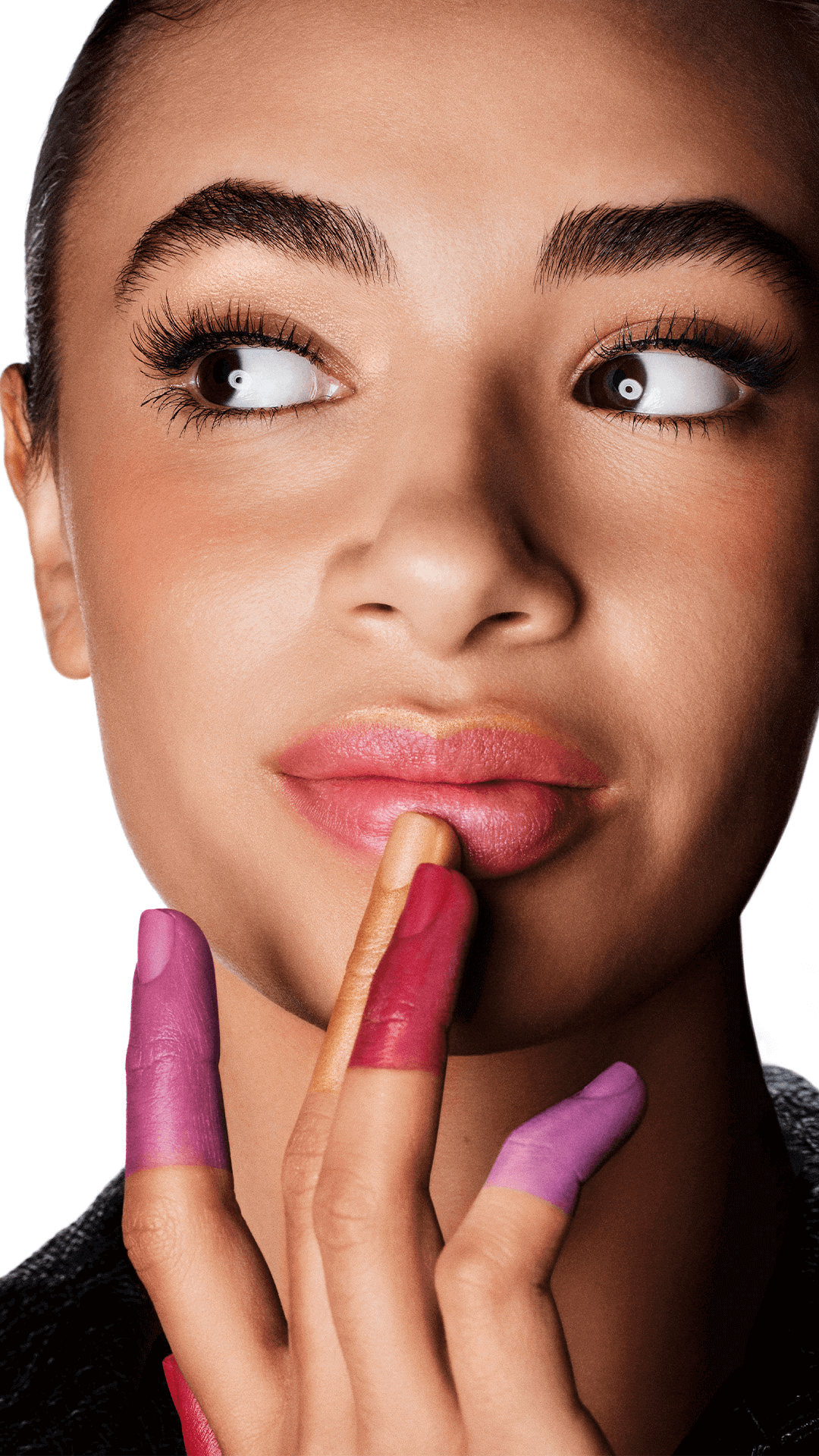 MODEL APPLICATION HD SKIN MATTE VELVET FOUNDATION